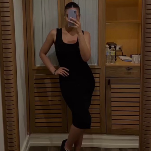 BLACK FITTED BODYCON DRESS - Picture 3 of 5